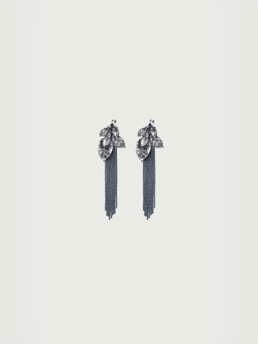 Black leaf tassel earrings