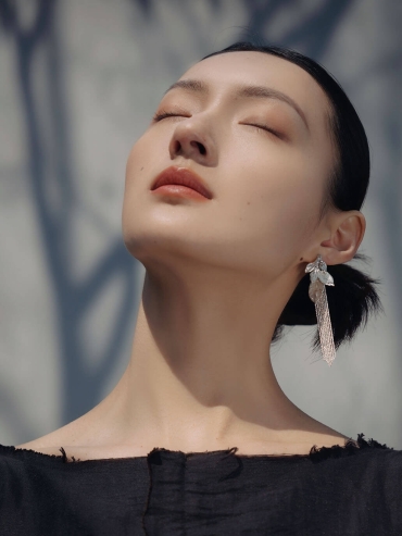 Silver leaf tassel earrings