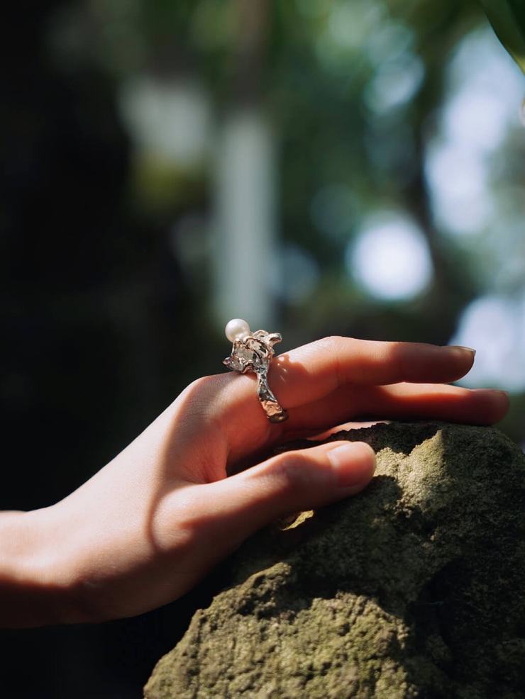 Silver stream pearl ring