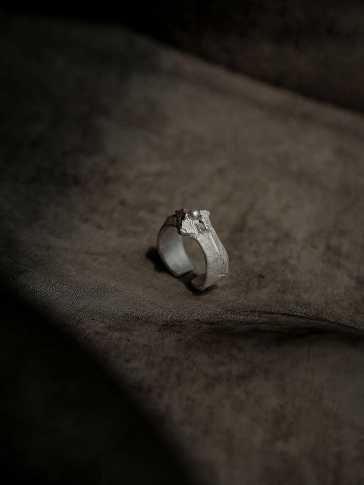 Silver leaf and pearl ring