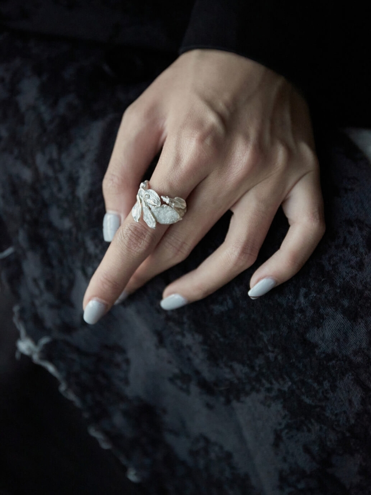 Silver leaf flow ring