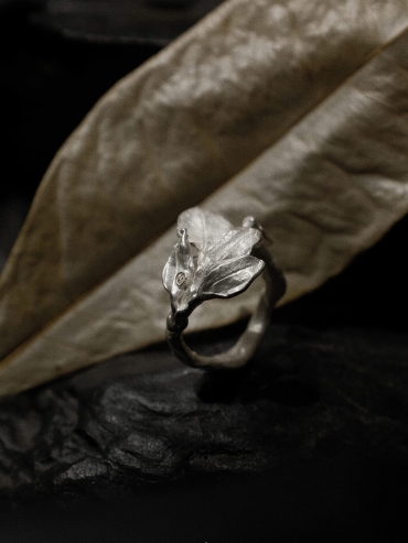 Silver leaf flow ring