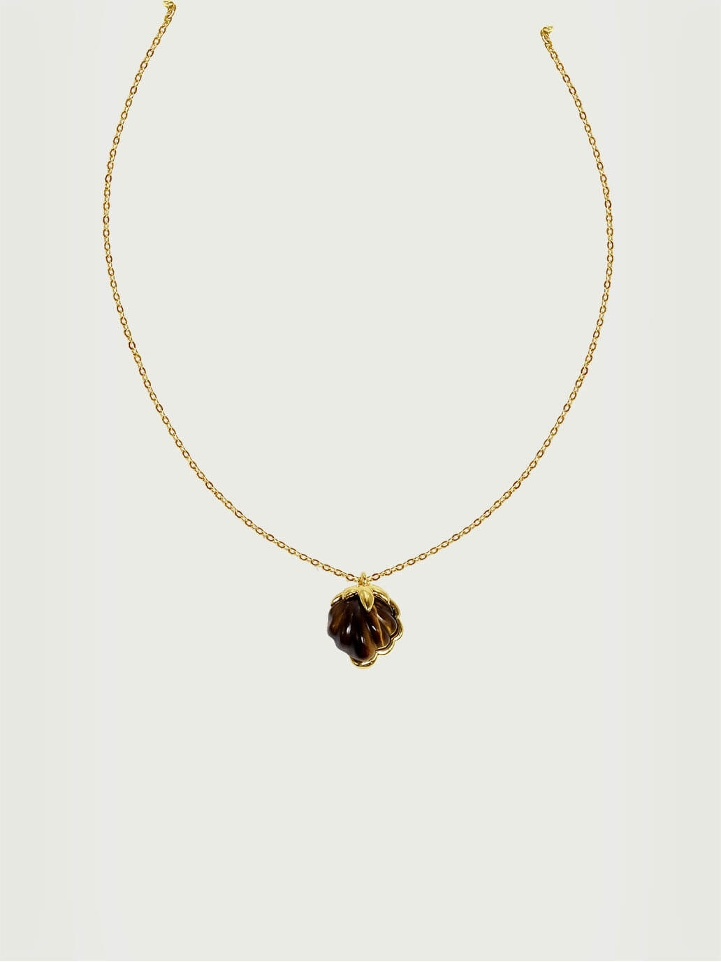 Amber shell necklace