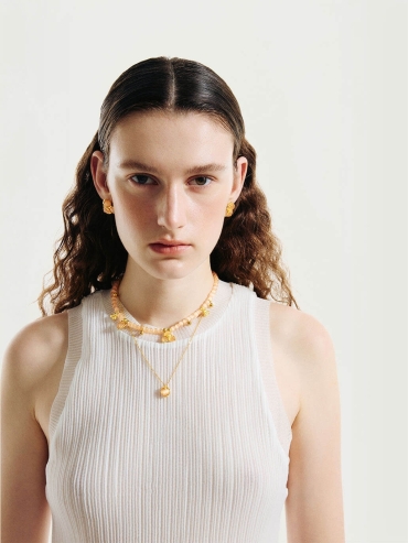 Champagne berry and beads necklace