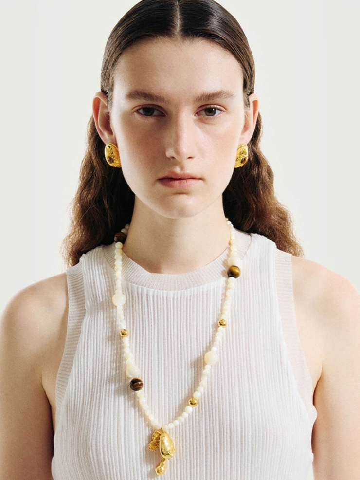 Amber and white flower shrub necklace