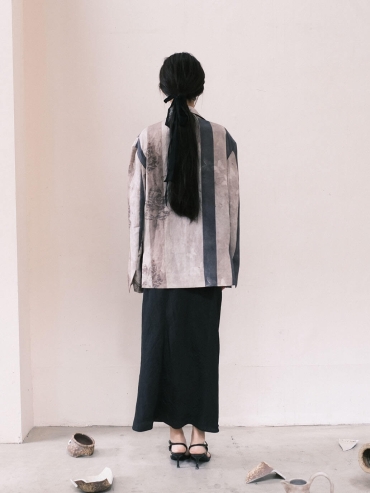 Gray Leaves Become Butterflies Printed Tencel Tie Blazer