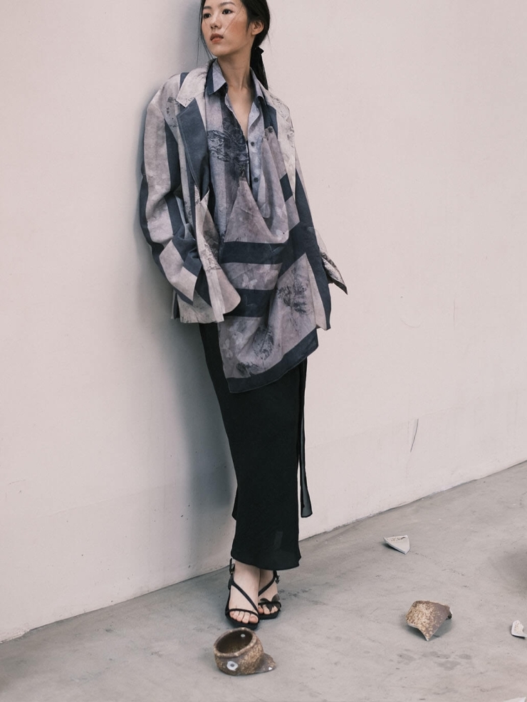 Gray Leaves Become Butterflies Printed Tencel Tie Blazer