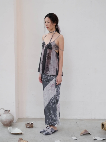 Black Porcelain Sakura Printed Imported Sea Island Silk Fluttering Fishtail Half Skirt