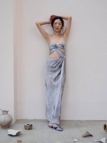 Blue Cracked Porcelain Twilight Mountain Print Acetate Cropped Blue Dress Vacation Dress