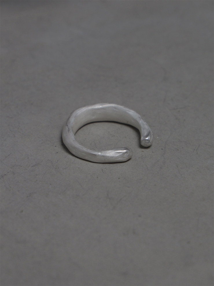 Round not round - Medium White Citrine Silver Ring