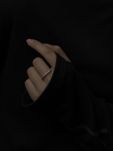 Round Not Round - Petit White Citrine Silver Ring