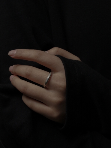 Round not round - Petit Citrine Silver Ring