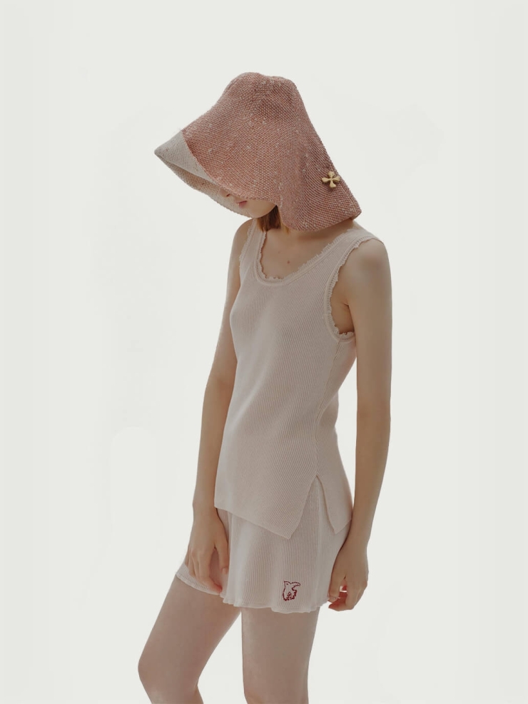 Peach pink niodelle.c hat