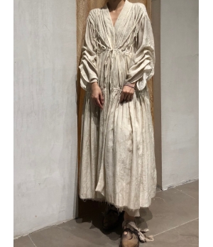 ELYWOOD Beige V-Neck Pleated Dress