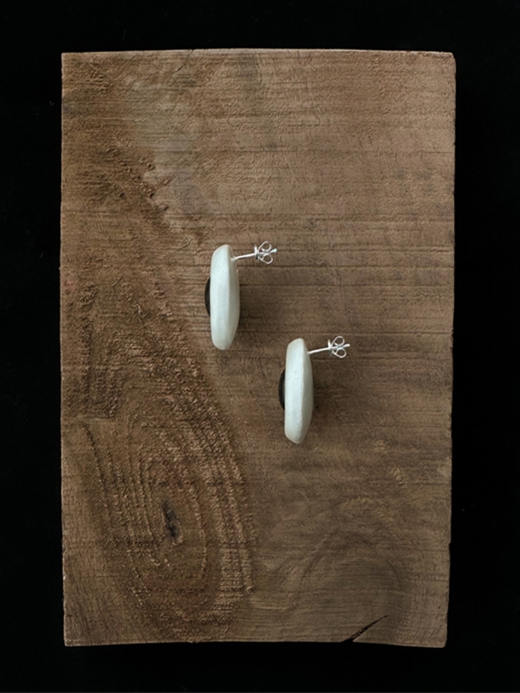 Large ebony tree hollow earrings