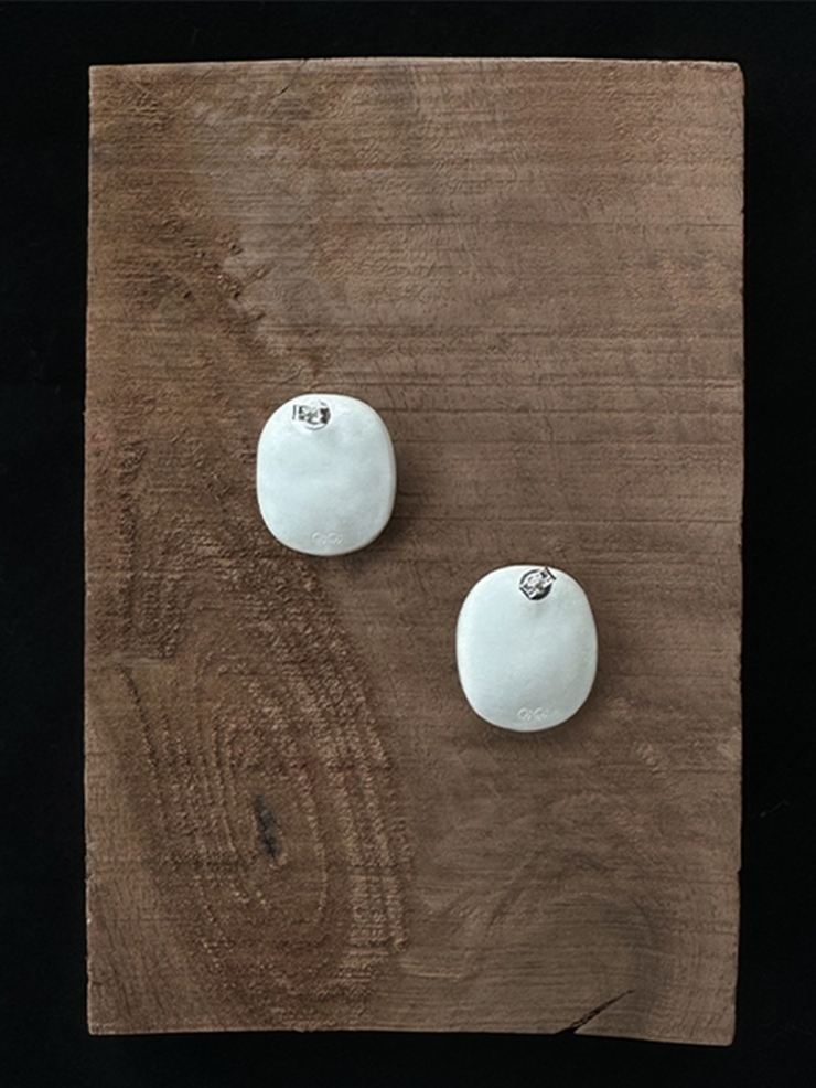 Large ebony tree hollow earrings