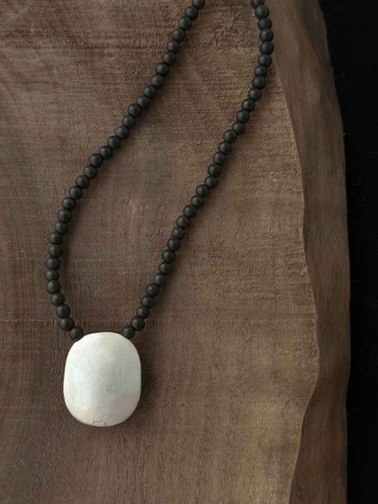 Ebony tree hollow chocker necklace