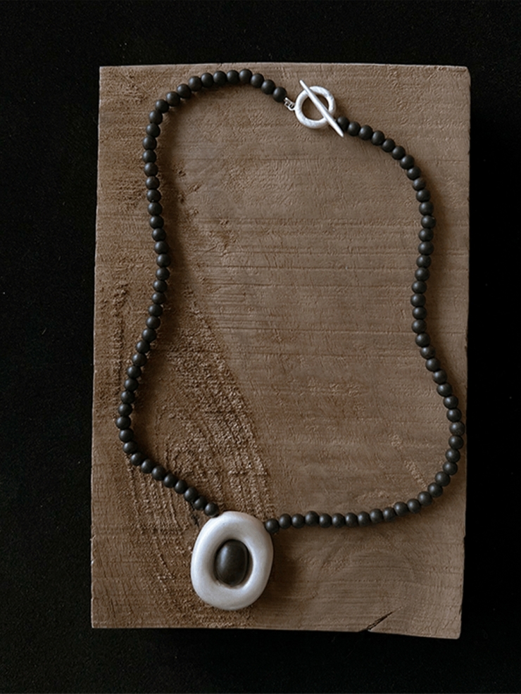 Ebony tree hollow chocker necklace