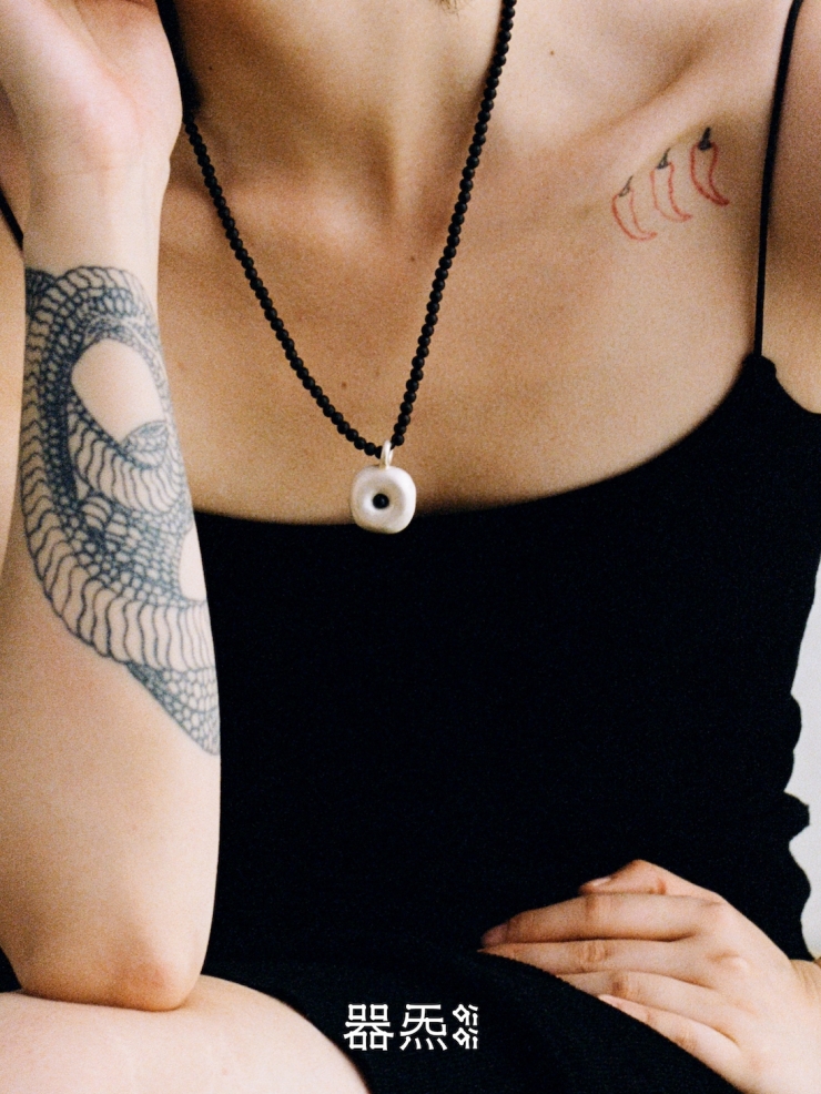 Ebony tree hollow pendant necklace