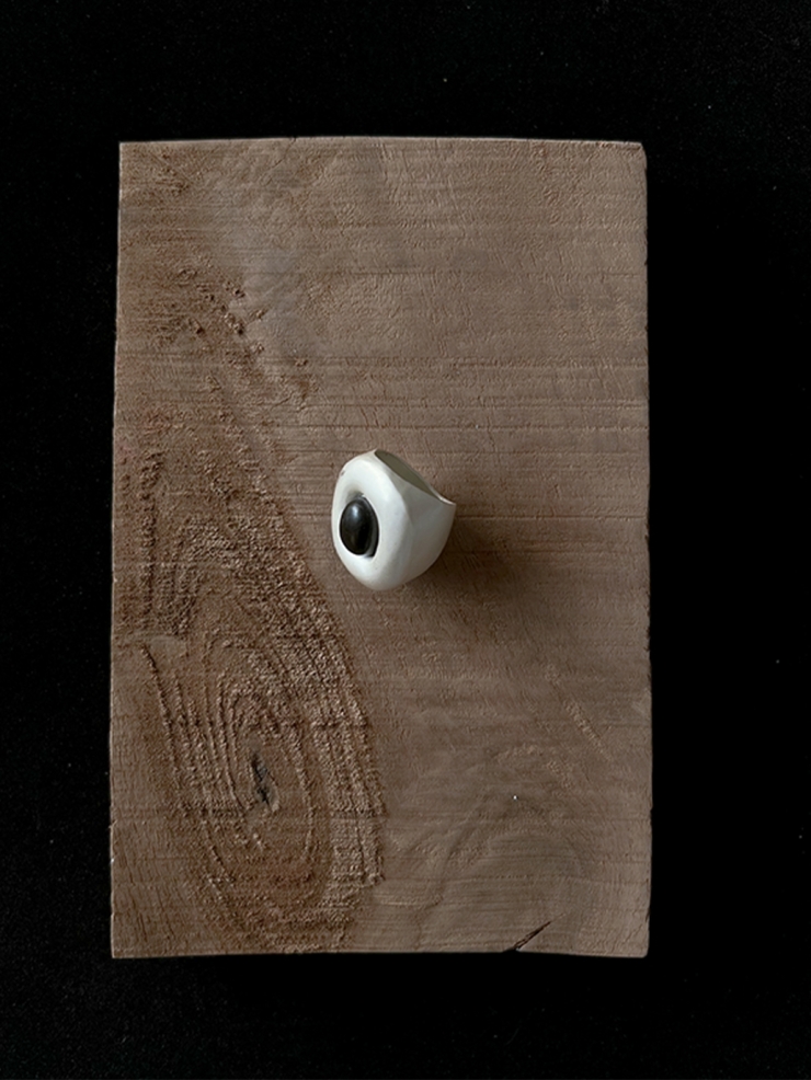 Large ebony tree hollow ring