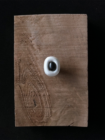 Large ebony tree hollow ring