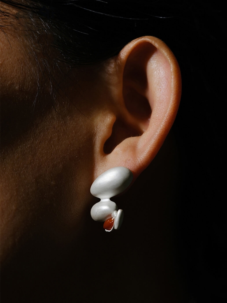 Silver and red cirrus amber earrings