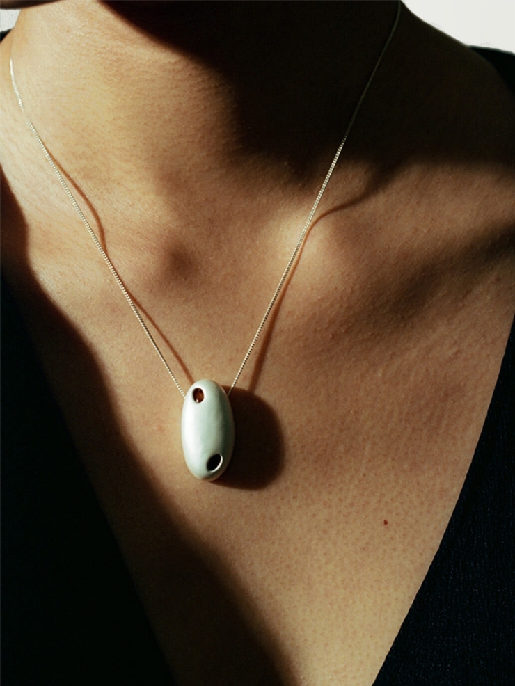 Silver and red pendant necklace - short