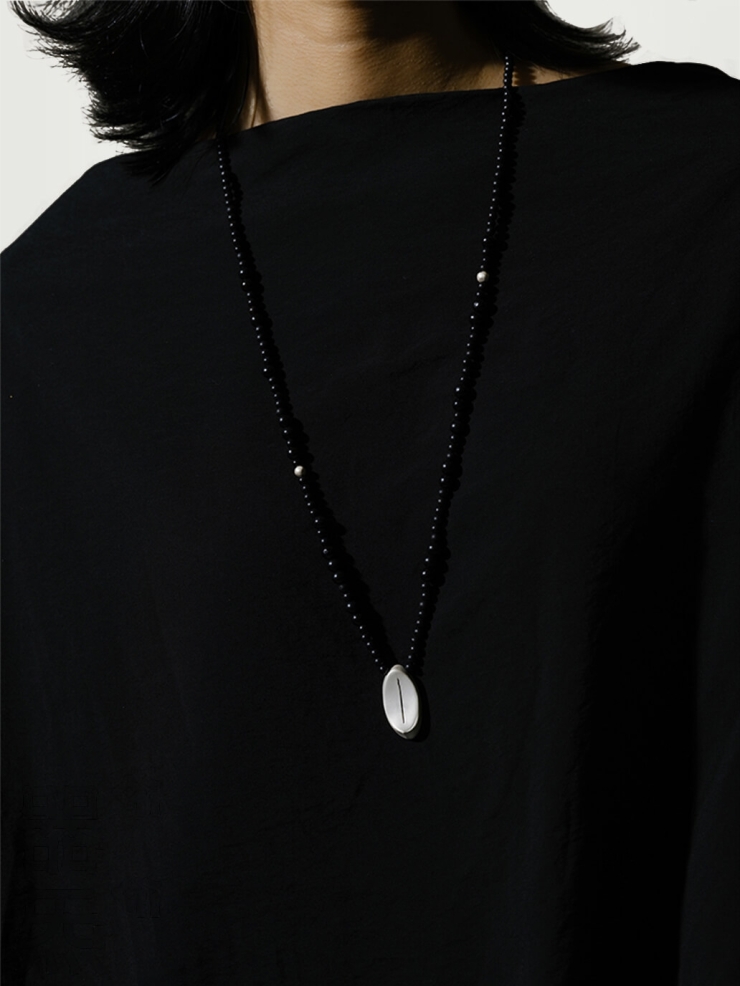 Silver and black fissure necklace