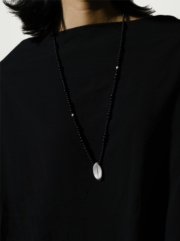 Silver and black fissure necklace