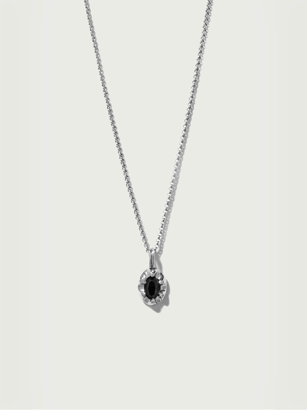 Claw onyx silver necklace