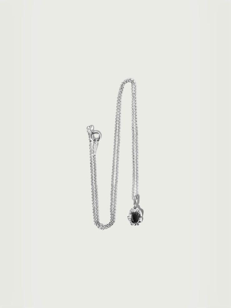 Claw onyx silver necklace