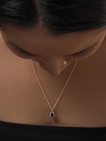 Claw onyx silver necklace