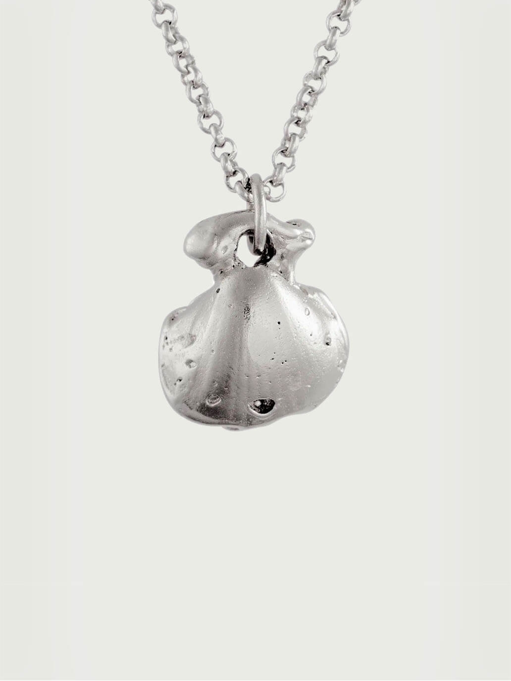 Silver Coquille Necklace