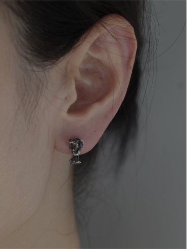 Twisted stud earring