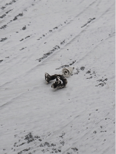 Twisted stud earring