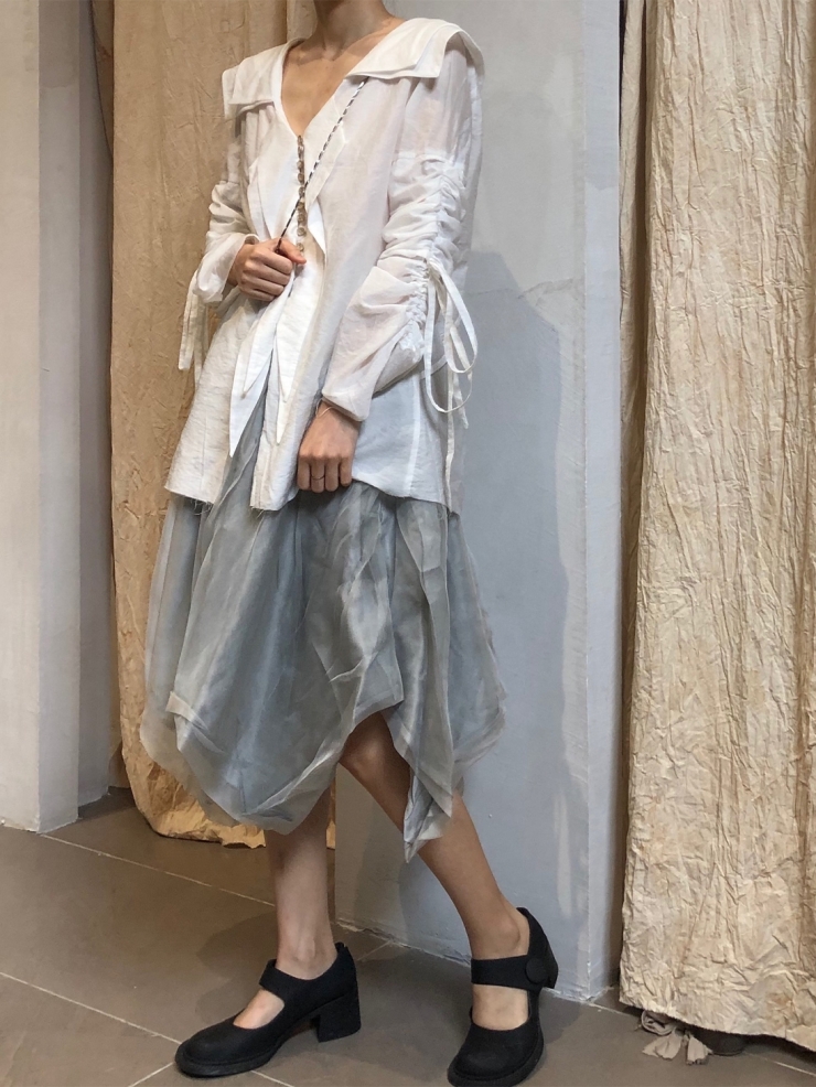 ELYWOOD White Lace Bishop Sleeve Long Coat