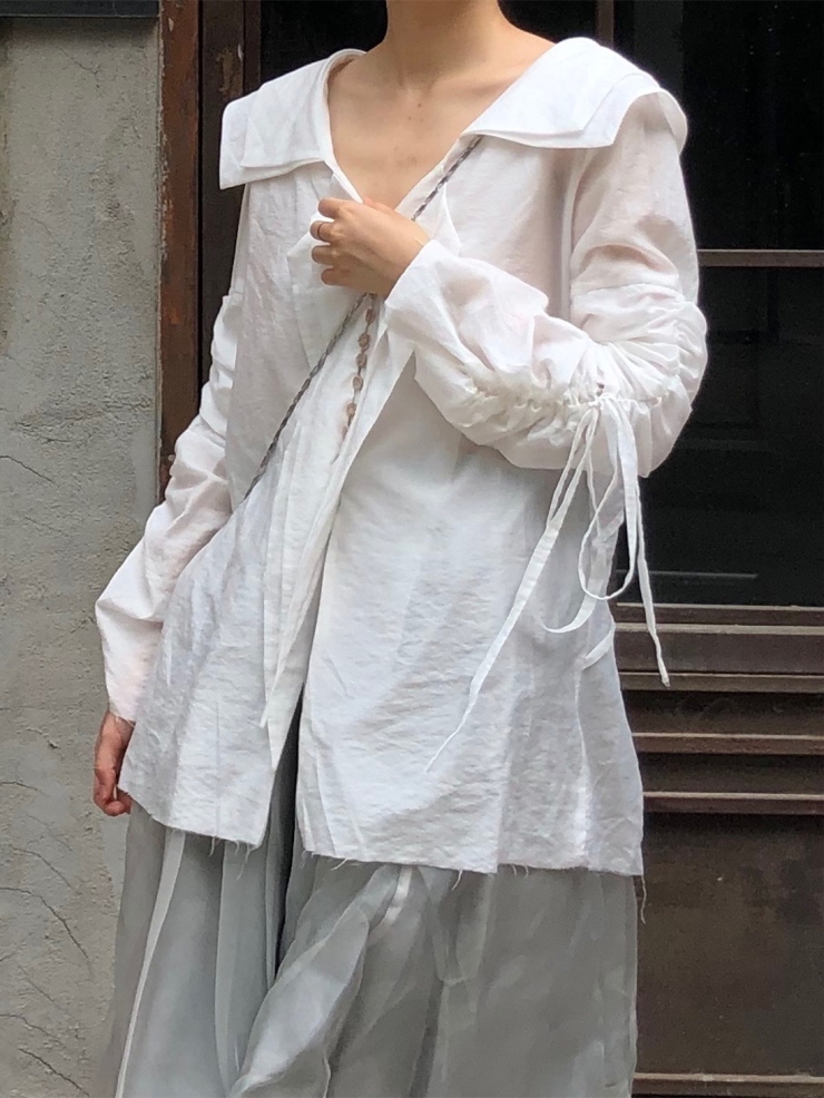 ELYWOOD White Lace Bishop Sleeve Long Coat