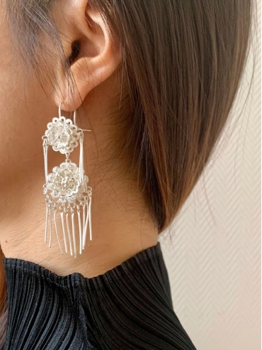 DIE - silver earrings with knitting flower and hanging strings