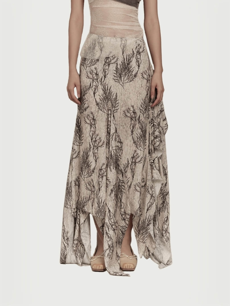 White asymmetric slit hemline skirt