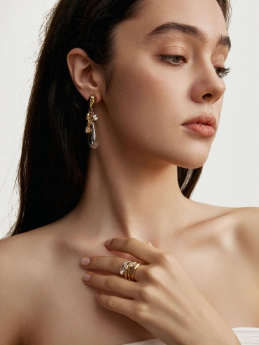 Golden Rainy Night Earrings