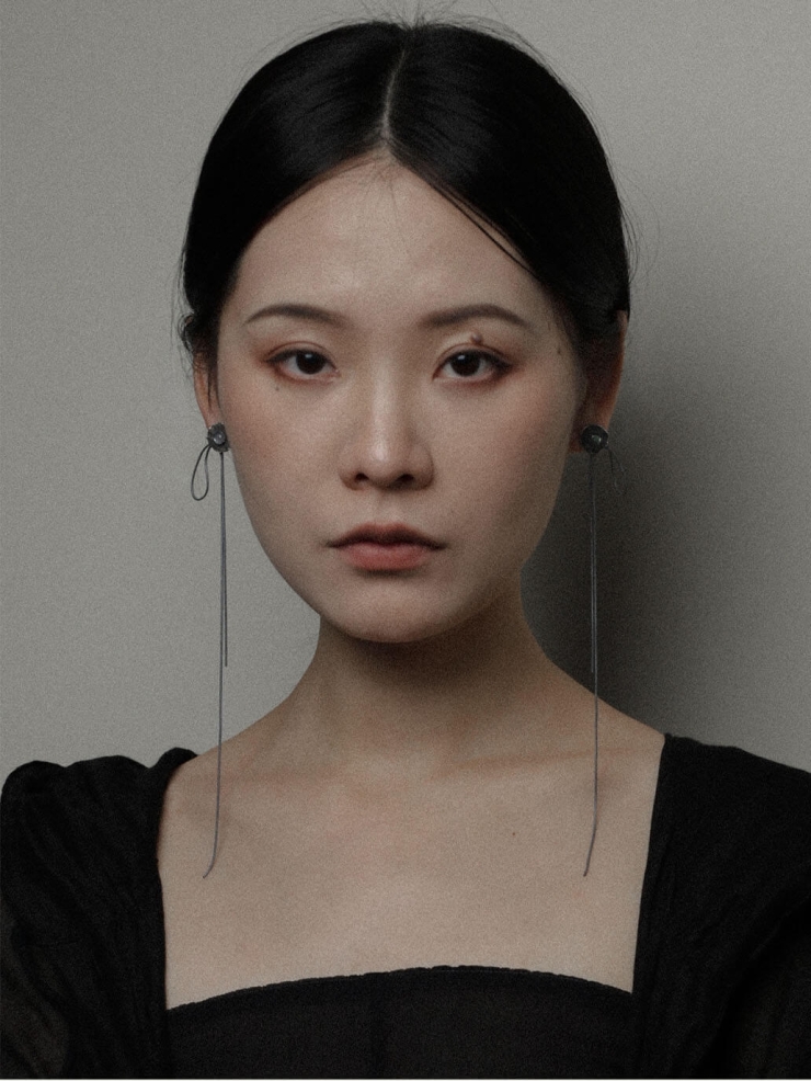 Black Moonlight Chain Earrings