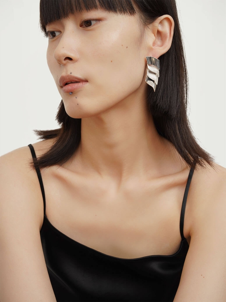 Sliver Wavelet Earrings