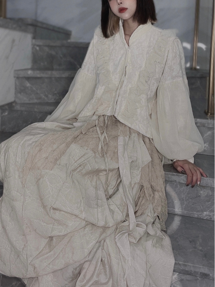 ELYWOOD Beige Ruffled Lace Skirt