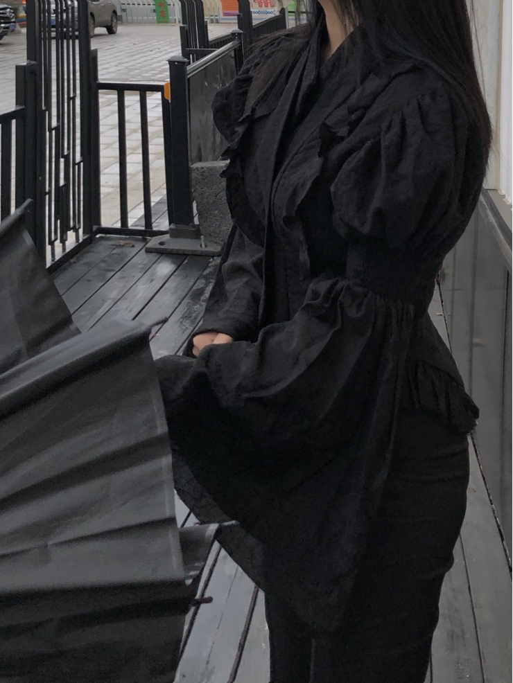 ELYWOOD Black Puff Sleeve Jacket