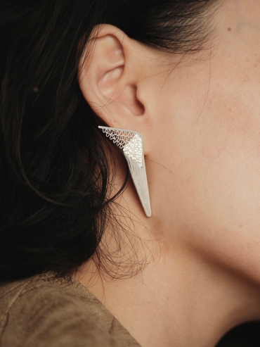 Filigree wings earrings
