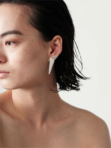 Filigree wings earrings