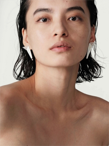 Filigree wings earrings