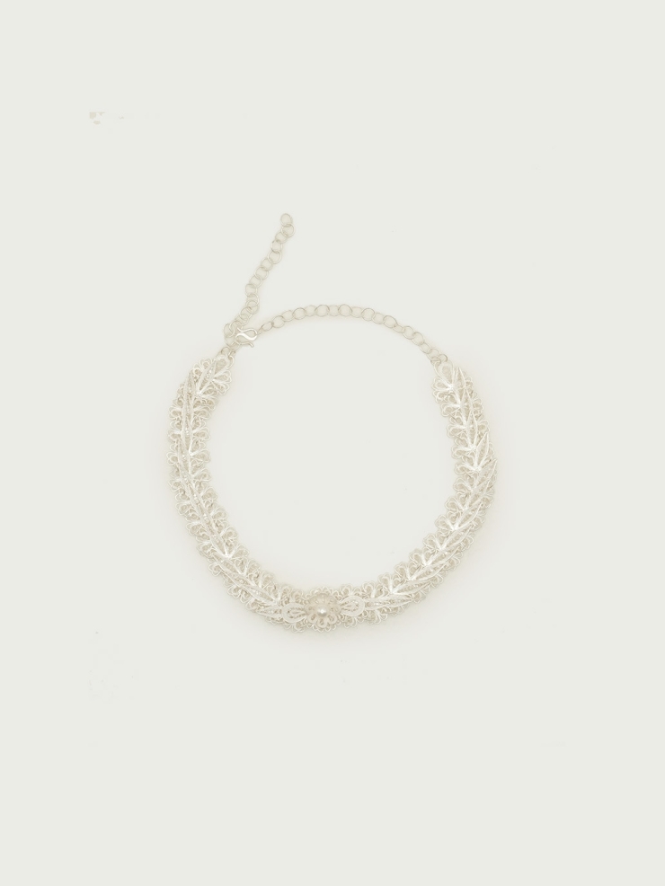 Filigree choker with fresh water pearl