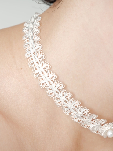 Filigree choker with fresh water pearl