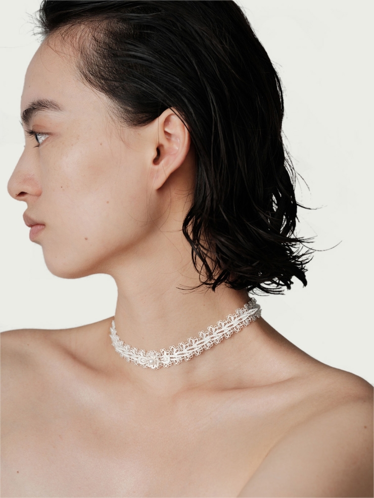 Filigree choker with fresh water pearl